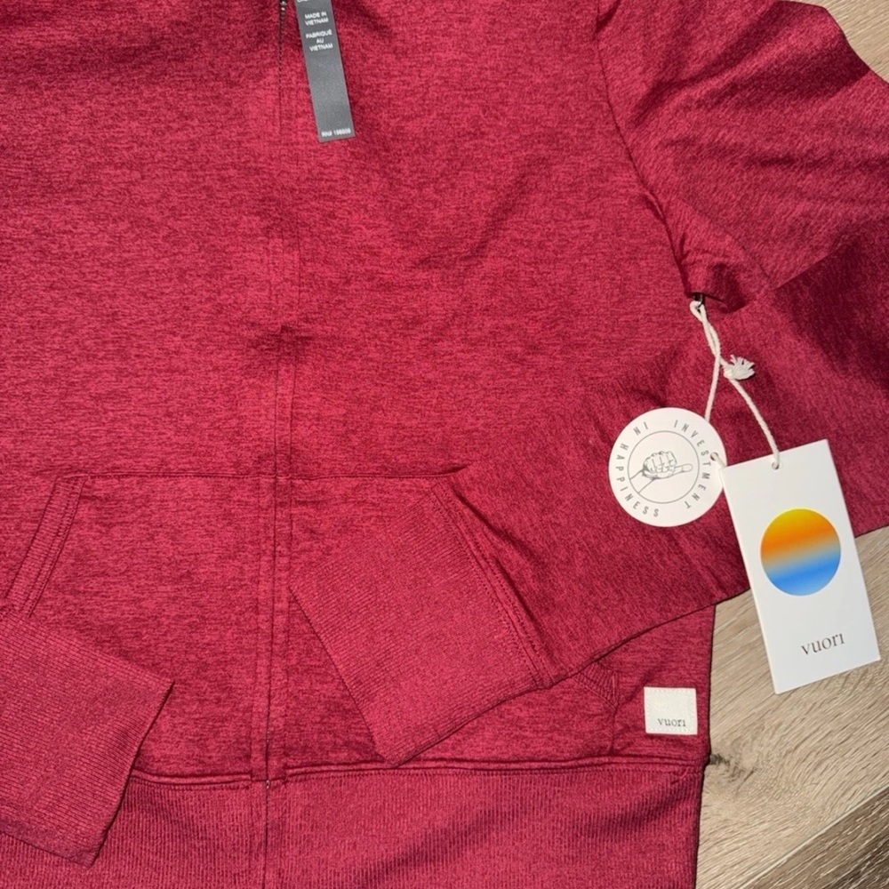 NWT Vuori Mini Full Zip Halo Hoodie Jacket Strawberry Red Pink XS - Picture 2 of 4